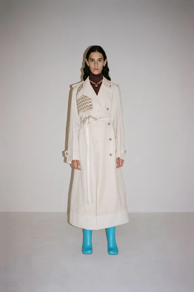 Look 18